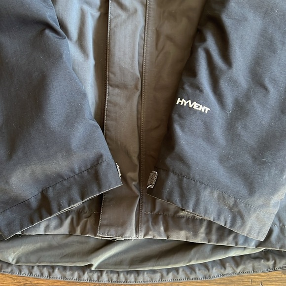 NorthFace Men’s 3 in 1 coat. Gray/Blk, Sz S, Waterproof shell detachable puffer - Picture 4 of 16